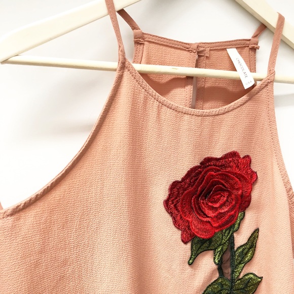 Dusty Rose Tank with Rose Appliqué.  Size M - Picture 3 of 6